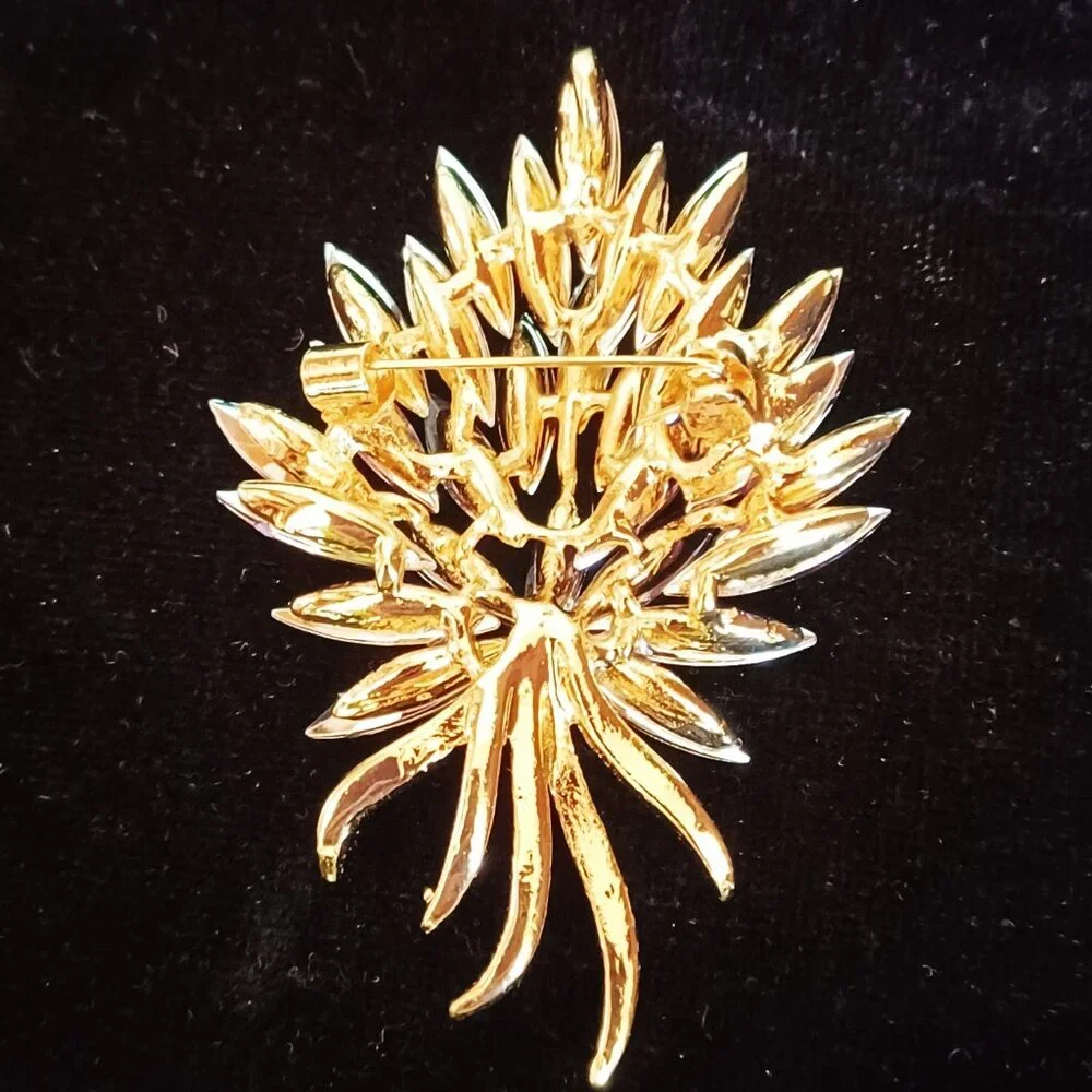 Gorgeous Lavender & Gold Brooch - Picture 2 of 4